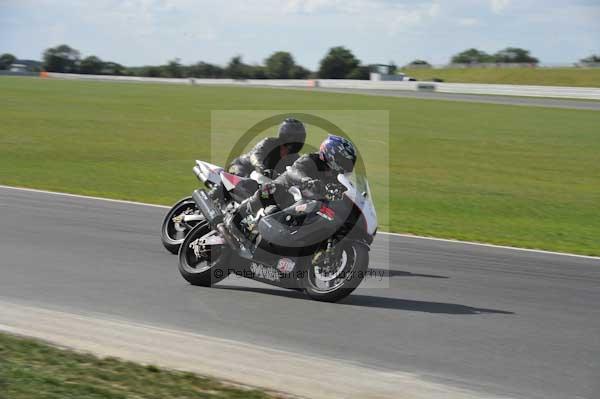 Motorcycle action photographs;Trackday digital images;event digital images;eventdigitalimages;no limits trackday;peter wileman photography;snetterton;snetterton circuit norfolk;snetterton photographs;trackday;trackday photos