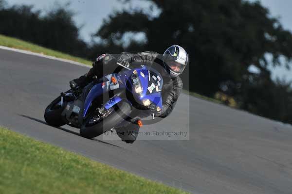 Motorcycle action photographs;Trackday digital images;event digital images;eventdigitalimages;no limits trackday;peter wileman photography;snetterton;snetterton circuit norfolk;snetterton photographs;trackday;trackday photos