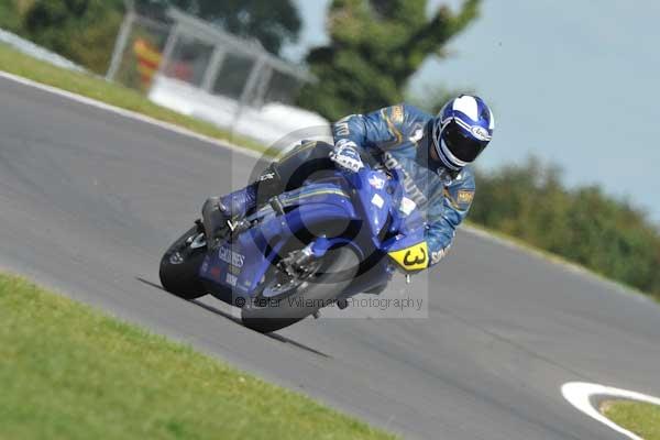 Motorcycle action photographs;Trackday digital images;event digital images;eventdigitalimages;no limits trackday;peter wileman photography;snetterton;snetterton circuit norfolk;snetterton photographs;trackday;trackday photos