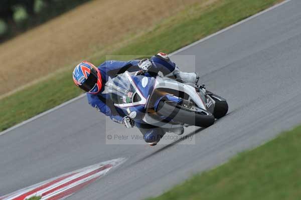 Motorcycle action photographs;Trackday digital images;event digital images;eventdigitalimages;no limits trackday;peter wileman photography;snetterton;snetterton circuit norfolk;snetterton photographs;trackday;trackday photos