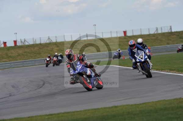 Motorcycle action photographs;Trackday digital images;event digital images;eventdigitalimages;no limits trackday;peter wileman photography;snetterton;snetterton circuit norfolk;snetterton photographs;trackday;trackday photos