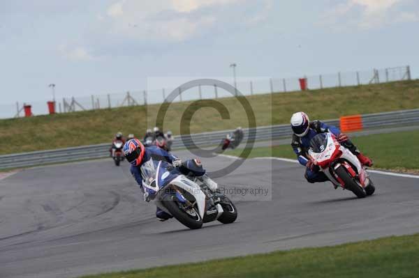 Motorcycle action photographs;Trackday digital images;event digital images;eventdigitalimages;no limits trackday;peter wileman photography;snetterton;snetterton circuit norfolk;snetterton photographs;trackday;trackday photos