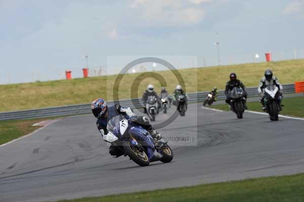 Motorcycle action photographs;Trackday digital images;event digital images;eventdigitalimages;no limits trackday;peter wileman photography;snetterton;snetterton circuit norfolk;snetterton photographs;trackday;trackday photos