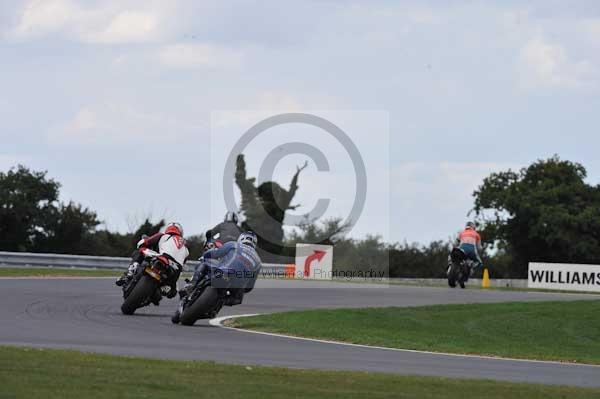 Motorcycle action photographs;Trackday digital images;event digital images;eventdigitalimages;no limits trackday;peter wileman photography;snetterton;snetterton circuit norfolk;snetterton photographs;trackday;trackday photos