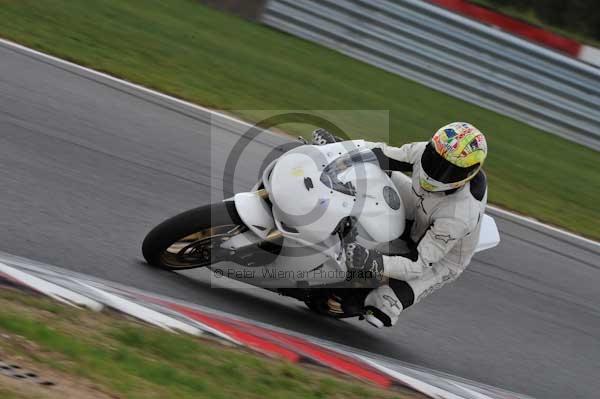 Motorcycle action photographs;Trackday digital images;event digital images;eventdigitalimages;no limits trackday;peter wileman photography;snetterton;snetterton circuit norfolk;snetterton photographs;trackday;trackday photos