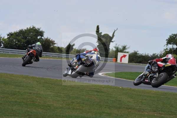 Motorcycle action photographs;Trackday digital images;event digital images;eventdigitalimages;no limits trackday;peter wileman photography;snetterton;snetterton circuit norfolk;snetterton photographs;trackday;trackday photos