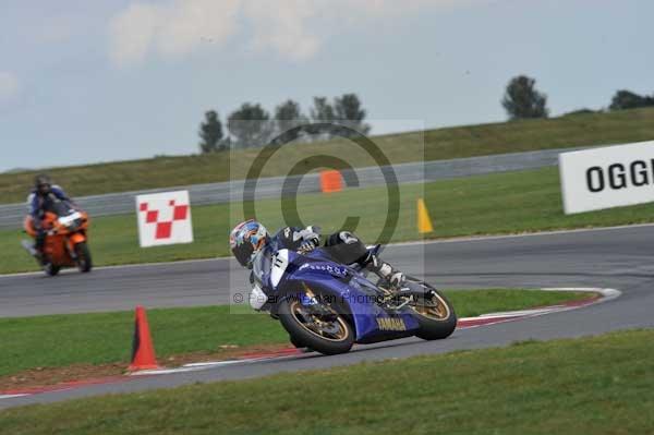 Motorcycle action photographs;Trackday digital images;event digital images;eventdigitalimages;no limits trackday;peter wileman photography;snetterton;snetterton circuit norfolk;snetterton photographs;trackday;trackday photos