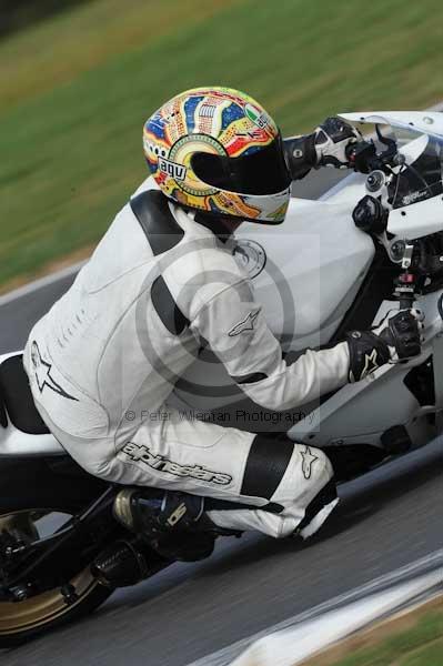 Motorcycle action photographs;Trackday digital images;event digital images;eventdigitalimages;no limits trackday;peter wileman photography;snetterton;snetterton circuit norfolk;snetterton photographs;trackday;trackday photos