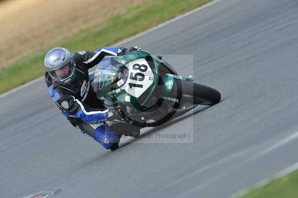 Motorcycle action photographs;Trackday digital images;event digital images;eventdigitalimages;no limits trackday;peter wileman photography;snetterton;snetterton circuit norfolk;snetterton photographs;trackday;trackday photos