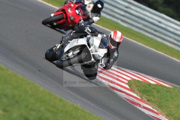 Motorcycle action photographs;Trackday digital images;event digital images;eventdigitalimages;no limits trackday;peter wileman photography;snetterton;snetterton circuit norfolk;snetterton photographs;trackday;trackday photos