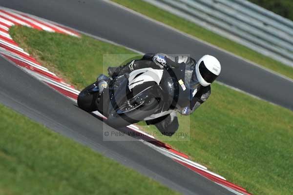 Motorcycle action photographs;Trackday digital images;event digital images;eventdigitalimages;no limits trackday;peter wileman photography;snetterton;snetterton circuit norfolk;snetterton photographs;trackday;trackday photos