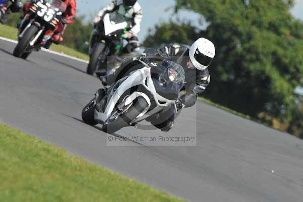 Motorcycle action photographs;Trackday digital images;event digital images;eventdigitalimages;no limits trackday;peter wileman photography;snetterton;snetterton circuit norfolk;snetterton photographs;trackday;trackday photos