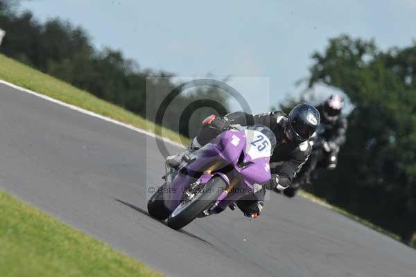 Motorcycle action photographs;Trackday digital images;event digital images;eventdigitalimages;no limits trackday;peter wileman photography;snetterton;snetterton circuit norfolk;snetterton photographs;trackday;trackday photos