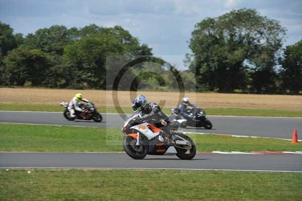 Motorcycle action photographs;Trackday digital images;event digital images;eventdigitalimages;no limits trackday;peter wileman photography;snetterton;snetterton circuit norfolk;snetterton photographs;trackday;trackday photos