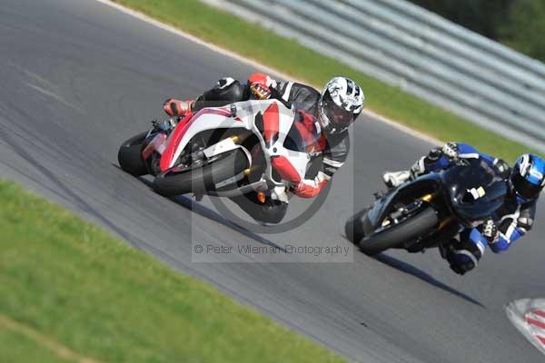 Motorcycle action photographs;Trackday digital images;event digital images;eventdigitalimages;no limits trackday;peter wileman photography;snetterton;snetterton circuit norfolk;snetterton photographs;trackday;trackday photos