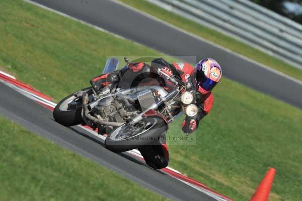 Motorcycle action photographs;Trackday digital images;event digital images;eventdigitalimages;no limits trackday;peter wileman photography;snetterton;snetterton circuit norfolk;snetterton photographs;trackday;trackday photos