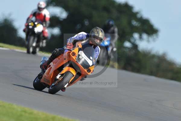 Motorcycle action photographs;Trackday digital images;event digital images;eventdigitalimages;no limits trackday;peter wileman photography;snetterton;snetterton circuit norfolk;snetterton photographs;trackday;trackday photos