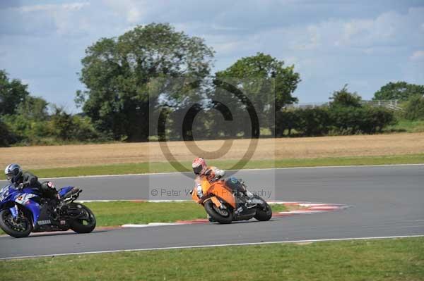 Motorcycle action photographs;Trackday digital images;event digital images;eventdigitalimages;no limits trackday;peter wileman photography;snetterton;snetterton circuit norfolk;snetterton photographs;trackday;trackday photos