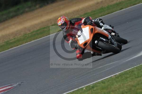 Motorcycle action photographs;Trackday digital images;event digital images;eventdigitalimages;no limits trackday;peter wileman photography;snetterton;snetterton circuit norfolk;snetterton photographs;trackday;trackday photos