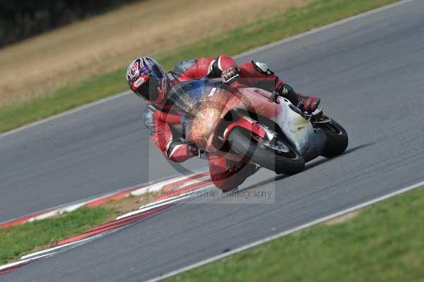 Motorcycle action photographs;Trackday digital images;event digital images;eventdigitalimages;no limits trackday;peter wileman photography;snetterton;snetterton circuit norfolk;snetterton photographs;trackday;trackday photos