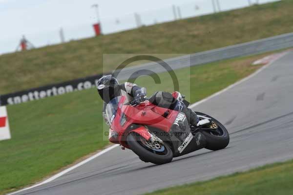 Motorcycle action photographs;Trackday digital images;event digital images;eventdigitalimages;no limits trackday;peter wileman photography;snetterton;snetterton circuit norfolk;snetterton photographs;trackday;trackday photos