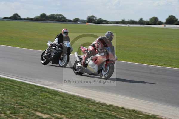 Motorcycle action photographs;Trackday digital images;event digital images;eventdigitalimages;no limits trackday;peter wileman photography;snetterton;snetterton circuit norfolk;snetterton photographs;trackday;trackday photos