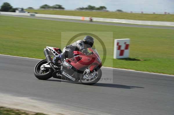 Motorcycle action photographs;Trackday digital images;event digital images;eventdigitalimages;no limits trackday;peter wileman photography;snetterton;snetterton circuit norfolk;snetterton photographs;trackday;trackday photos