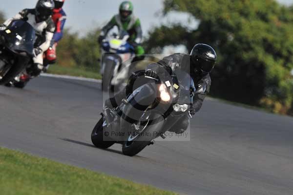 Motorcycle action photographs;Trackday digital images;event digital images;eventdigitalimages;no limits trackday;peter wileman photography;snetterton;snetterton circuit norfolk;snetterton photographs;trackday;trackday photos