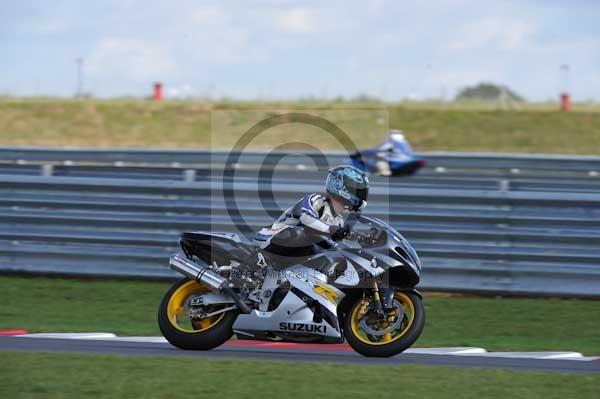 Motorcycle action photographs;Trackday digital images;event digital images;eventdigitalimages;no limits trackday;peter wileman photography;snetterton;snetterton circuit norfolk;snetterton photographs;trackday;trackday photos