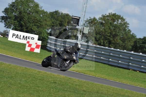 Motorcycle action photographs;Trackday digital images;event digital images;eventdigitalimages;no limits trackday;peter wileman photography;snetterton;snetterton circuit norfolk;snetterton photographs;trackday;trackday photos