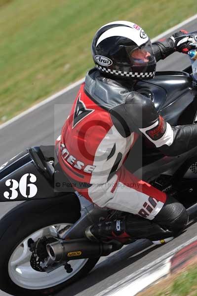 Motorcycle action photographs;Trackday digital images;event digital images;eventdigitalimages;no limits trackday;peter wileman photography;snetterton;snetterton circuit norfolk;snetterton photographs;trackday;trackday photos