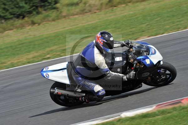 Motorcycle action photographs;Trackday digital images;event digital images;eventdigitalimages;no limits trackday;peter wileman photography;snetterton;snetterton circuit norfolk;snetterton photographs;trackday;trackday photos