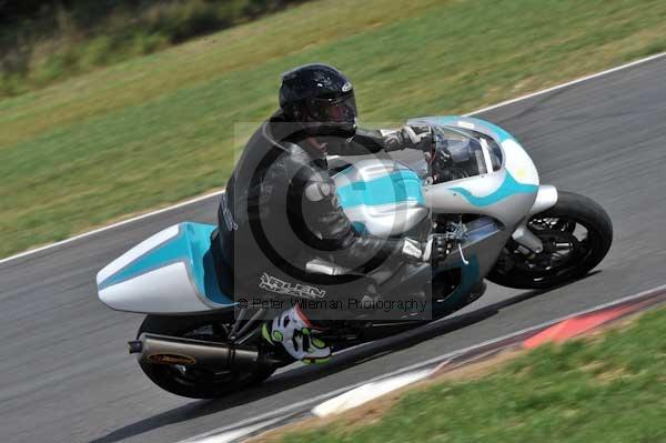 Motorcycle action photographs;Trackday digital images;event digital images;eventdigitalimages;no limits trackday;peter wileman photography;snetterton;snetterton circuit norfolk;snetterton photographs;trackday;trackday photos