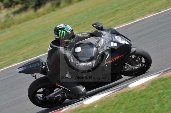 Motorcycle action photographs;Trackday digital images;event digital images;eventdigitalimages;no limits trackday;peter wileman photography;snetterton;snetterton circuit norfolk;snetterton photographs;trackday;trackday photos