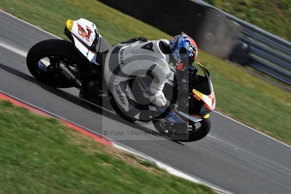 Motorcycle action photographs;Trackday digital images;event digital images;eventdigitalimages;no limits trackday;peter wileman photography;snetterton;snetterton circuit norfolk;snetterton photographs;trackday;trackday photos