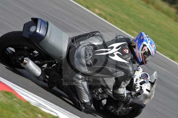 Motorcycle action photographs;Trackday digital images;event digital images;eventdigitalimages;no limits trackday;peter wileman photography;snetterton;snetterton circuit norfolk;snetterton photographs;trackday;trackday photos