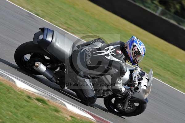 Motorcycle action photographs;Trackday digital images;event digital images;eventdigitalimages;no limits trackday;peter wileman photography;snetterton;snetterton circuit norfolk;snetterton photographs;trackday;trackday photos