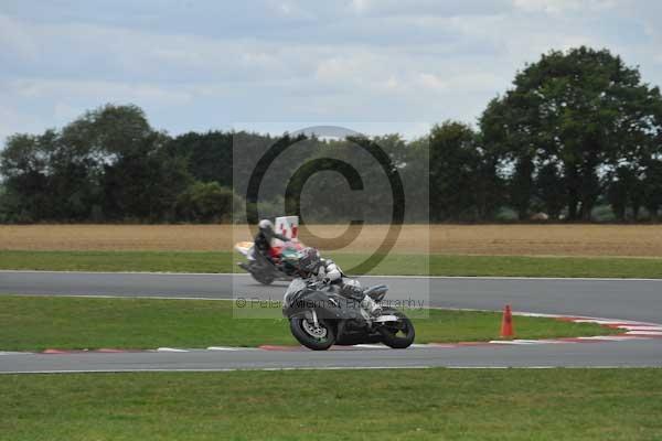 Motorcycle action photographs;Trackday digital images;event digital images;eventdigitalimages;no limits trackday;peter wileman photography;snetterton;snetterton circuit norfolk;snetterton photographs;trackday;trackday photos