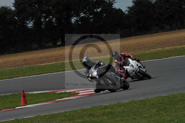 Motorcycle action photographs;Trackday digital images;event digital images;eventdigitalimages;no limits trackday;peter wileman photography;snetterton;snetterton circuit norfolk;snetterton photographs;trackday;trackday photos