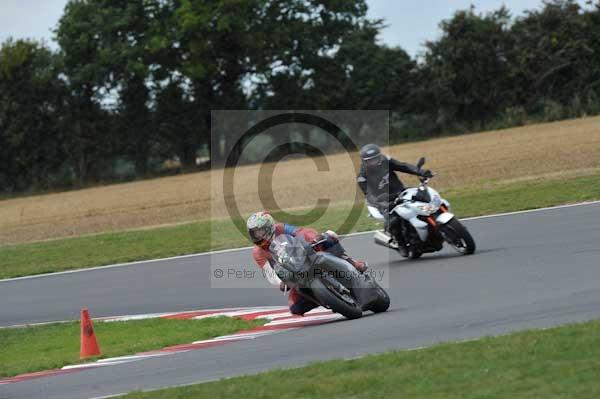 Motorcycle action photographs;Trackday digital images;event digital images;eventdigitalimages;no limits trackday;peter wileman photography;snetterton;snetterton circuit norfolk;snetterton photographs;trackday;trackday photos