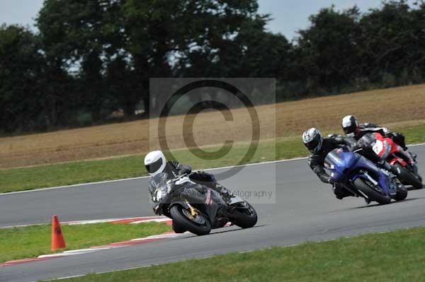 Motorcycle action photographs;Trackday digital images;event digital images;eventdigitalimages;no limits trackday;peter wileman photography;snetterton;snetterton circuit norfolk;snetterton photographs;trackday;trackday photos