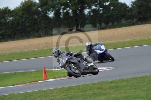 Motorcycle action photographs;Trackday digital images;event digital images;eventdigitalimages;no limits trackday;peter wileman photography;snetterton;snetterton circuit norfolk;snetterton photographs;trackday;trackday photos