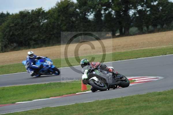 Motorcycle action photographs;Trackday digital images;event digital images;eventdigitalimages;no limits trackday;peter wileman photography;snetterton;snetterton circuit norfolk;snetterton photographs;trackday;trackday photos