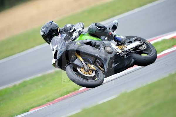 Motorcycle action photographs;Trackday digital images;event digital images;eventdigitalimages;no limits trackday;peter wileman photography;snetterton;snetterton circuit norfolk;snetterton photographs;trackday;trackday photos