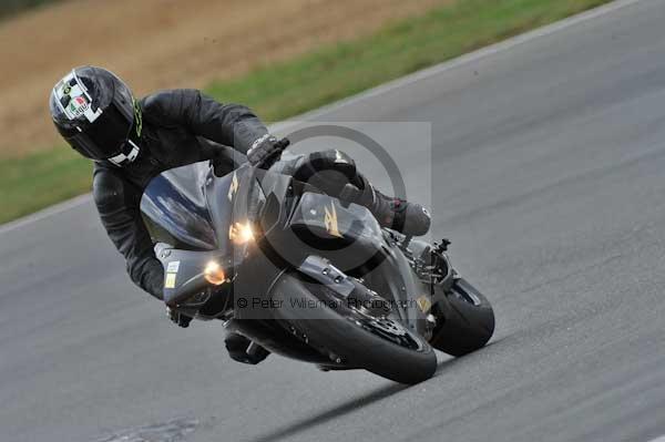 Motorcycle action photographs;Trackday digital images;event digital images;eventdigitalimages;no limits trackday;peter wileman photography;snetterton;snetterton circuit norfolk;snetterton photographs;trackday;trackday photos