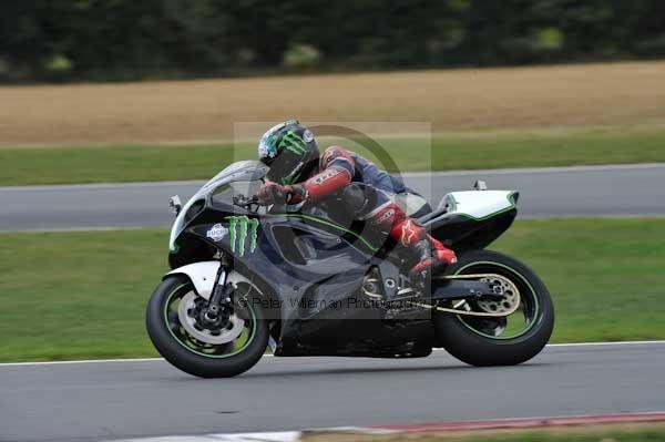 Motorcycle action photographs;Trackday digital images;event digital images;eventdigitalimages;no limits trackday;peter wileman photography;snetterton;snetterton circuit norfolk;snetterton photographs;trackday;trackday photos