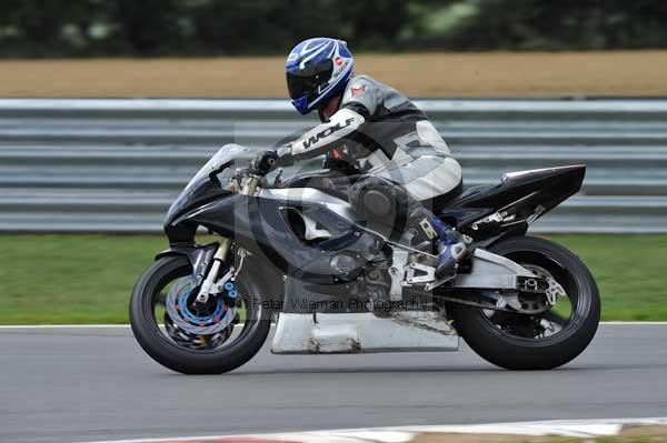 Motorcycle action photographs;Trackday digital images;event digital images;eventdigitalimages;no limits trackday;peter wileman photography;snetterton;snetterton circuit norfolk;snetterton photographs;trackday;trackday photos