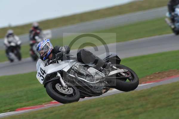 Motorcycle action photographs;Trackday digital images;event digital images;eventdigitalimages;no limits trackday;peter wileman photography;snetterton;snetterton circuit norfolk;snetterton photographs;trackday;trackday photos