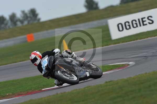 Motorcycle action photographs;Trackday digital images;event digital images;eventdigitalimages;no limits trackday;peter wileman photography;snetterton;snetterton circuit norfolk;snetterton photographs;trackday;trackday photos