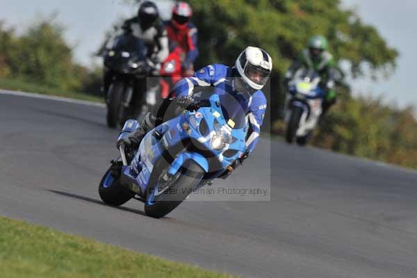 Motorcycle action photographs;Trackday digital images;event digital images;eventdigitalimages;no limits trackday;peter wileman photography;snetterton;snetterton circuit norfolk;snetterton photographs;trackday;trackday photos